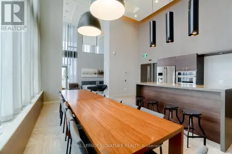 2560 Eglinton Avenue West Mississauga (central Erin Mills) ON L5M 0Y3