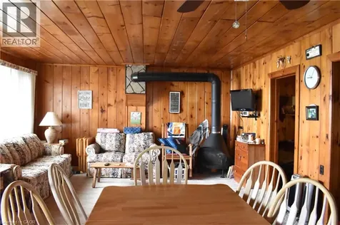 3 Horseshoe Bay Road Dunnville ON N1A 2W8