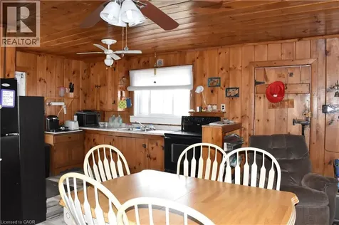 3 Horseshoe Bay Road Dunnville ON N1A 2W8