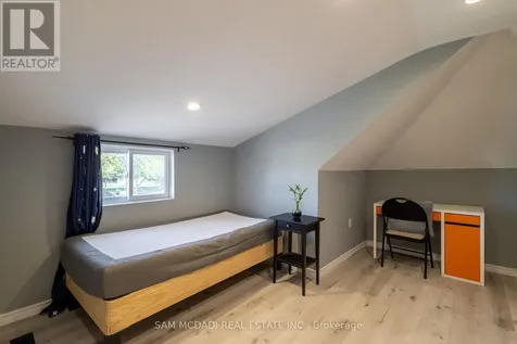 55 Allan Avenue Hamilton (homeside) ON L8H 2C8