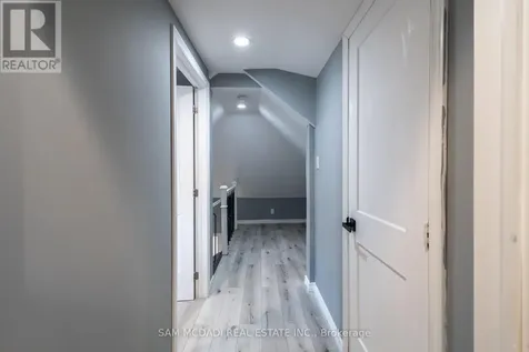 55 Allan Avenue Hamilton (homeside) ON L8H 2C8
