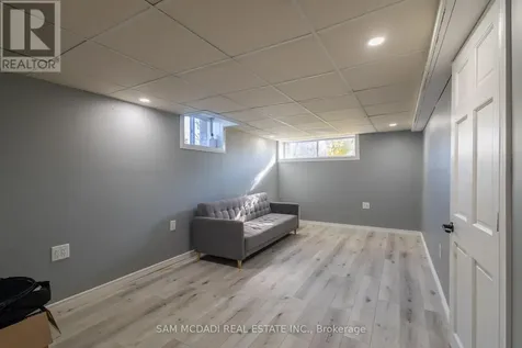 55 Allan Avenue Hamilton (homeside) ON L8H 2C8