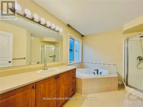 195 Keyrock Drive Ottawa ON K2T 0A9