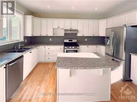 195 Keyrock Drive Ottawa ON K2T 0A9