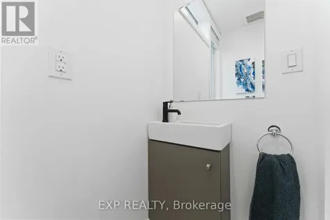 9 Anderson Street Ottawa ON K1R 6T4