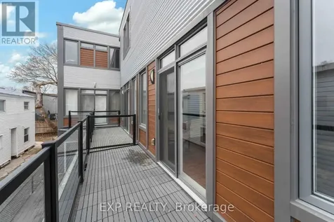9 Anderson Street Ottawa ON K1R 6T4