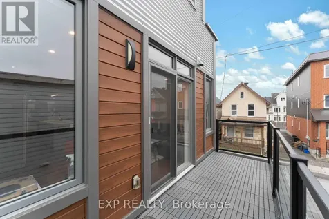 9 Anderson Street Ottawa ON K1R 6T4