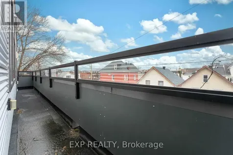 9 Anderson Street Ottawa ON K1R 6T4