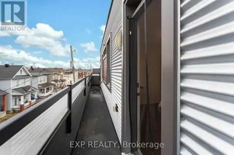 9 Anderson Street Ottawa ON K1R 6T4