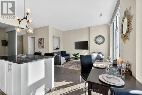 118 Holmwood Avenue Ottawa ON K1S 5J5