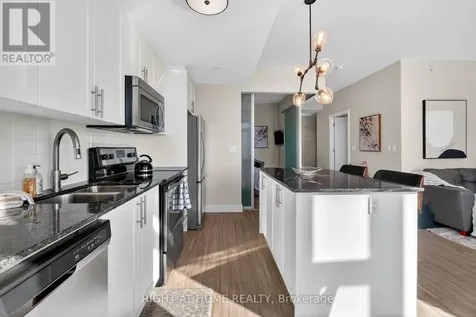118 Holmwood Avenue Ottawa ON K1S 5J5