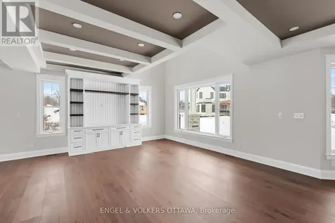432 Ashbee Court Ottawa ON K4M 0A8