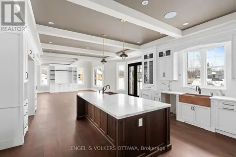 432 Ashbee Court Ottawa ON K4M 0A8