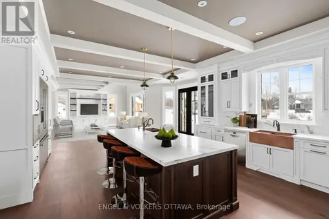 432 Ashbee Court Ottawa ON K4M 0A8