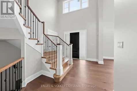 432 Ashbee Court Ottawa ON K4M 0A8