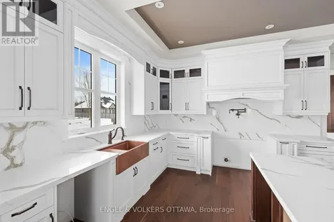 432 Ashbee Court Ottawa ON K4M 0A8