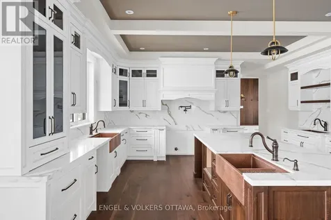 432 Ashbee Court Ottawa ON K4M 0A8