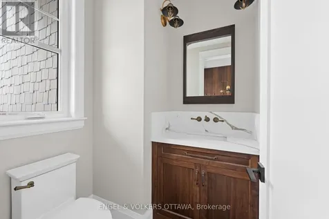 432 Ashbee Court Ottawa ON K4M 0A8