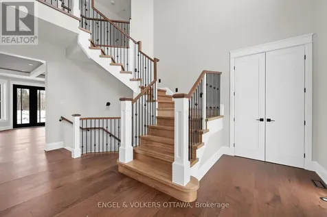 432 Ashbee Court Ottawa ON K4M 0A8
