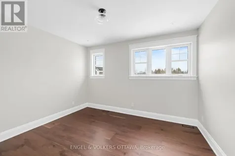 432 Ashbee Court Ottawa ON K4M 0A8