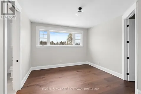 432 Ashbee Court Ottawa ON K4M 0A8