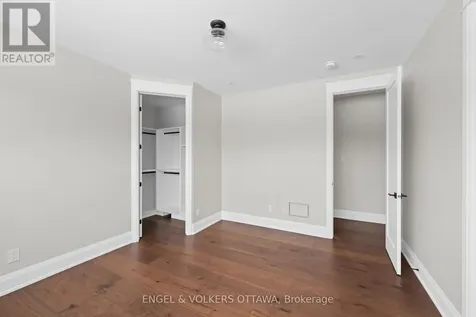 432 Ashbee Court Ottawa ON K4M 0A8