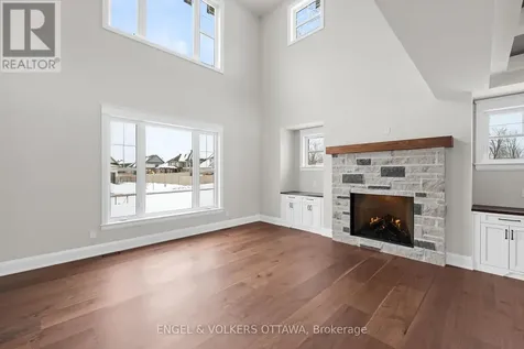 432 Ashbee Court Ottawa ON K4M 0A8