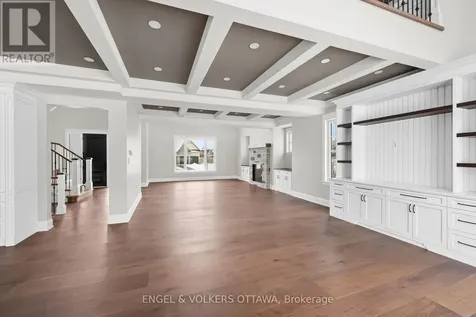432 Ashbee Court Ottawa ON K4M 0A8