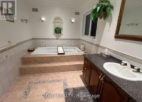 736 Hauteview Crescent Ottawa ON K4A 2B8