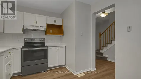13 Springcreek Crescent Ottawa ON K2M 2K7
