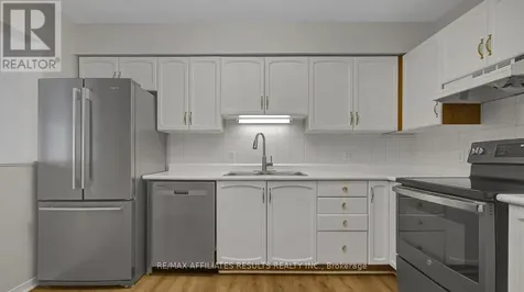 13 Springcreek Crescent Ottawa ON K2M 2K7