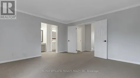 13 Springcreek Crescent Ottawa ON K2M 2K7