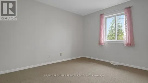 13 Springcreek Crescent Ottawa ON K2M 2K7