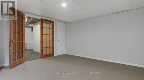 13 Springcreek Crescent Ottawa ON K2M 2K7