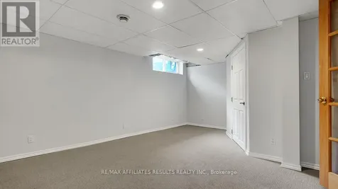 13 Springcreek Crescent Ottawa ON K2M 2K7