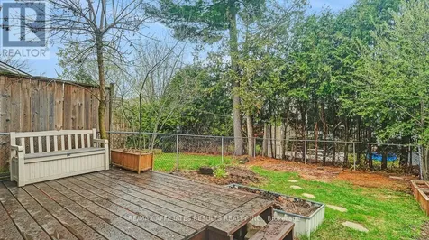 13 Springcreek Crescent Ottawa ON K2M 2K7