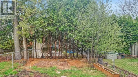 13 Springcreek Crescent Ottawa ON K2M 2K7