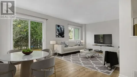 13 Springcreek Crescent Ottawa ON K2M 2K7