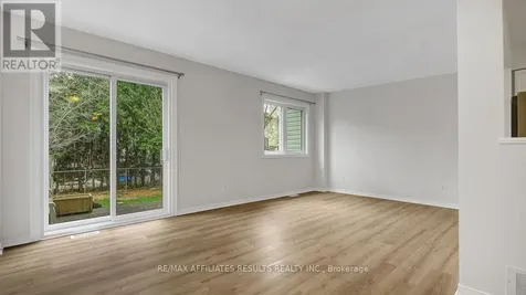 13 Springcreek Crescent Ottawa ON K2M 2K7