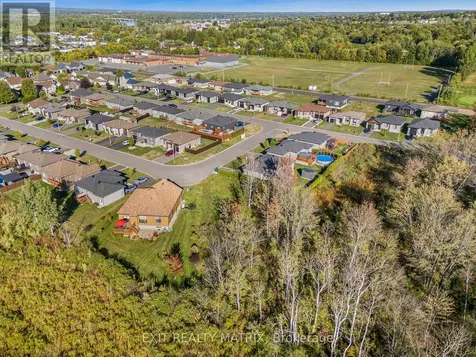 740 Roxane Crescent Hawkesbury ON K6A 3W9