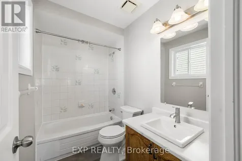 32 Peacock Crescent Ottawa ON K2J 3P6