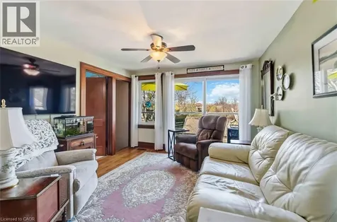 70 Riverside Drive Welland ON L3C 5E2