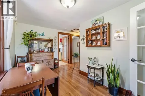 70 Riverside Drive Welland ON L3C 5E2