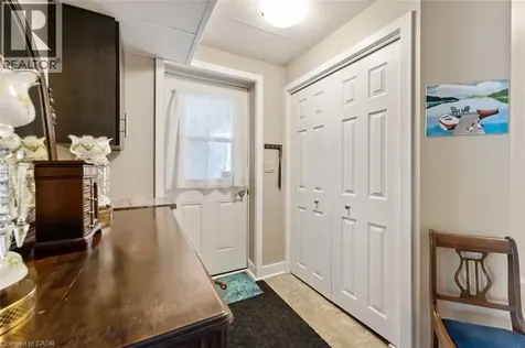 70 Riverside Drive Welland ON L3C 5E2