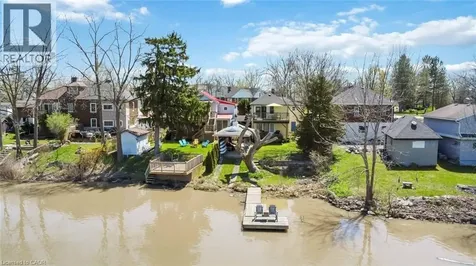 70 Riverside Drive Welland ON L3C 5E2