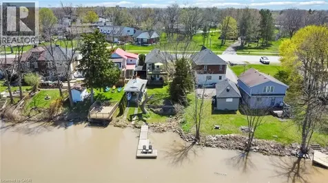 70 Riverside Drive Welland ON L3C 5E2
