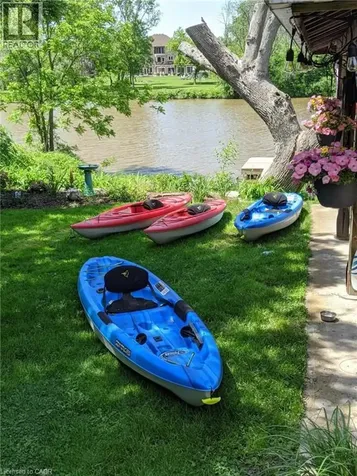 70 Riverside Drive Welland ON L3C 5E2