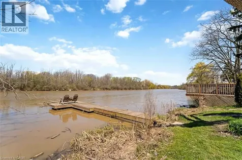 70 Riverside Drive Welland ON L3C 5E2