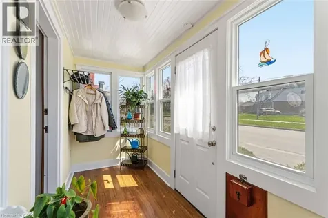 70 Riverside Drive Welland ON L3C 5E2