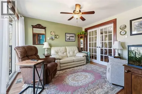 70 Riverside Drive Welland ON L3C 5E2